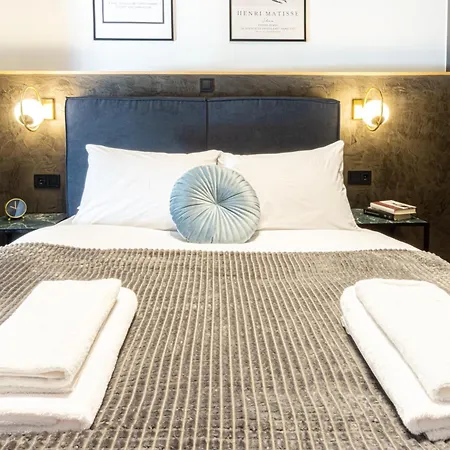 Apartment Polis Luxury 4 *