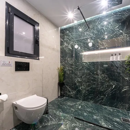 Polis Luxury 4